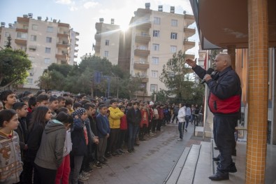 Mersin'de Öğrencilere Deprem Tatbikatı