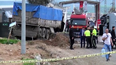 Şırnak'ta Zırhlı Polis Kulübesine Tır Çarpması Sonucu 2 Kişi Yaralandı
