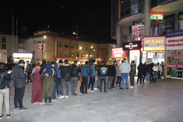 Otogarlarda yoğunluk!