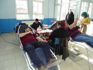 Hisarcık MYO Öğrencilerinden Kan Bağışına Destek
