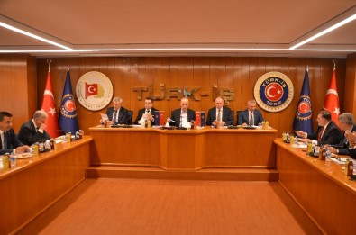 TÜRK-İŞ Başkanlar Kurulundan İş Yeri Sahiplerine Açıklaması 'Korona Virüse Karşı Önlemlerinizi Alın'