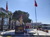Avşa'da Atatürk Heykeli Yeni Yerine Taşındı Haberi