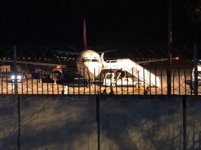Bağdat'tan Ankara Esenboğa Havalimanı'na Gelen Uçaktaki 57 Kişi Karantinaya Alındı