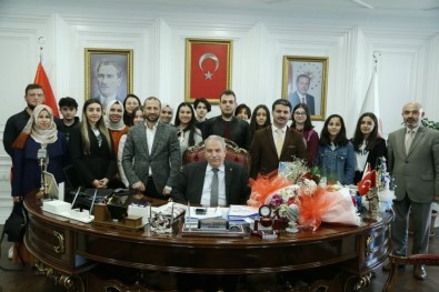 Başkan Demirtaş'tan Dereceye Giren Öğrencilere Tatil Ve Gezi Sözü