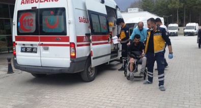 Kulu'da Motosiklet Kamyonete Çarptı Açıklaması 2 Yaralı