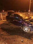 Köprünün Korkuluklarına Çarparak Durabildi; 5 Yaralı