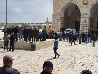 Kudüs'te Korona Salgını Nedeniyle Camiler Kapatıldı