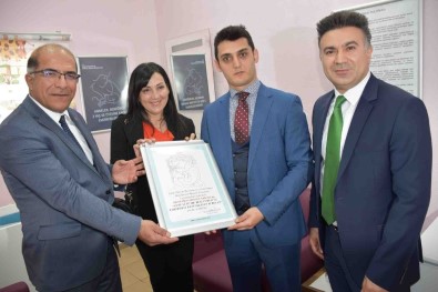 Menemen Adliyesine 'Bebek Dostu Kurum' Unvanı