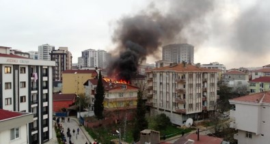 (Özel) Tuzla'da 3 Binanın Çatı Katları Alev Alev Yandı