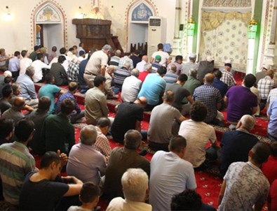 Cemaatle namaza virüs arası