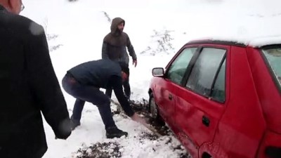 Kütahya Ve Balıkesir'de Kar Yağışı Ulaşımda Aksamalara Yol Açıyor