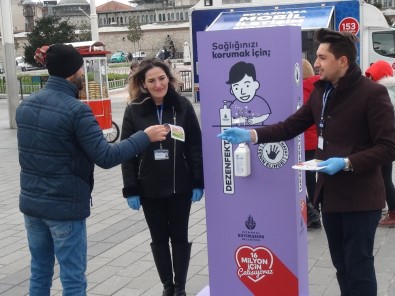 Taksim'de Korona Virüs Bilgilendirme Çalışması