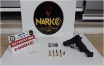 Uyuşturucu Tacirinin Üzerinden Sahte Polis Kimliği Çıktı