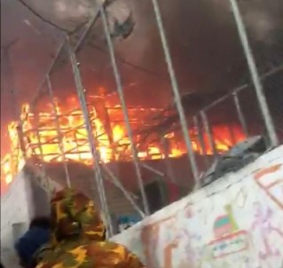 Yunanistan'da Göçmen Kampında Yangın Açıklaması 4 Ölü, 1 Yaralı