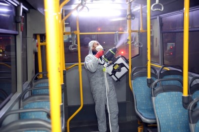 Çayırova'da Halk Otobüsleri Dezenfekte Edildi