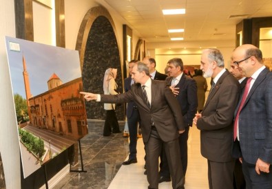 Türkiye Ulu Camileri Sergisi Ve Konferansı İstanbul Sultanbeyli'de Düzenlendi