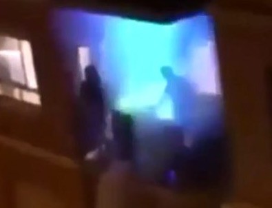 Ankara'da evine kapanan vatandaştan ilginç görüntü!