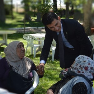 Çifteler Belediye Başkanı Kadir Bıyık'tan Yaşlılar Haftası Mesajı