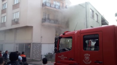 İzmir'de Depo Yangını