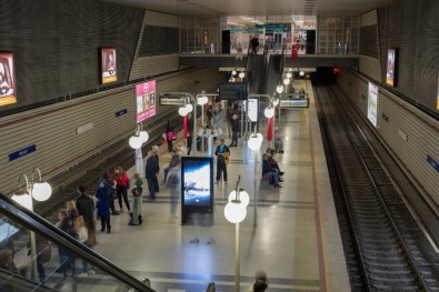İzmirliler Uyarılara Kulak Verdi, Toplu Ulaşımı Kullananların Sayısı Yüzde 51,3 Azaldı