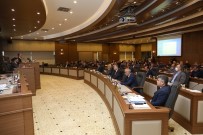 SOSYAL SORUMLULUK PROJESİ - Başarılı Personeller Mecliste Taltif Edildi