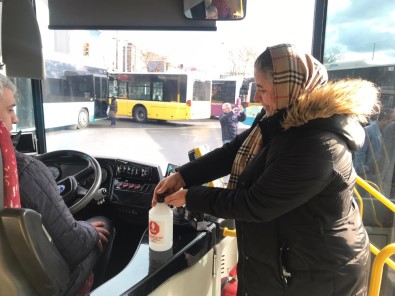 İstanbul'da Özel Halk Otobüslerine Dezenfektan Kutuları Kondu