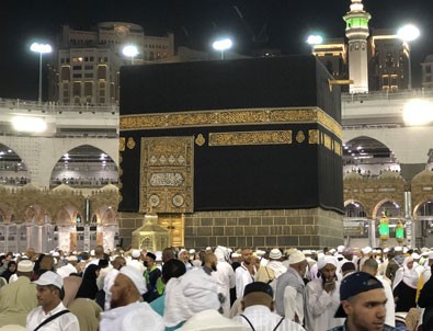 Kabe Ve Mescid-İ Nebevi'de cemaatle namaz askıya alındı