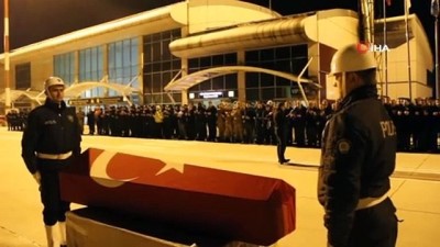 Ağrı'da Şehit Olan Gümrük Personeli Memleketi Şanlıurfa'ya Uğurlandı