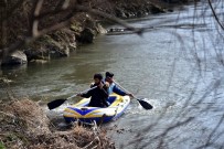 Mültecilerden İlginç Geçiş Yöntemi