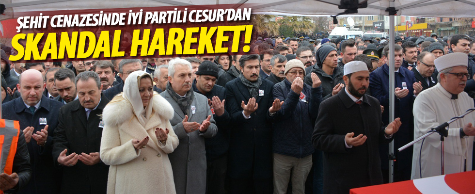 Şehit cenazesinde ilginç görüntü