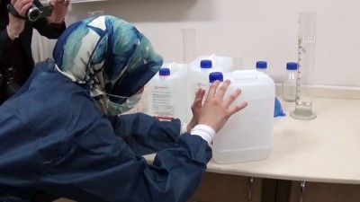 Amasya'da Sağlık Çalışanları El Dezenfektanı Üretimine Başladı