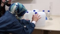 OSMAN VAROL - Amasya'da Sağlık Çalışanları El Dezenfektanı Üretimine Başladı