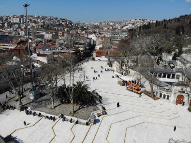 İstanbul'un Tarihi Camileri Boş Kaldı