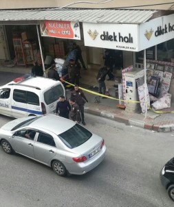 İzmir'de İş Yeri Önünde İşlenen Cinayetle İlgili 2 Tutuklama