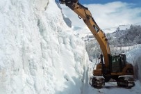 ÇIĞ DÜŞMESİ - Kar Kalınlığının 10 Metreyi Bulduğu Çığ Bölgesinde Çalışma
