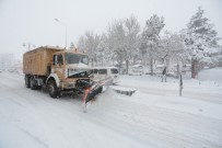 NEVŞEHİR BELEDİYESİ - Nevşehir'de Karla Mücadele Çalışmaları Sürüyor