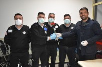 BELEDİYE BAŞKAN YARDIMCISI - Sağlık Çalışanlarına Güllü Destek