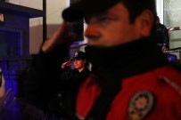 SAĞLIK PERSONELİ - Sakarya Polisinden Sağlık Personeline Alkış Ve Sirenli Destek