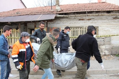 Yaşlı Adam Evinde Yanmış Olarak Ölü Bulundu