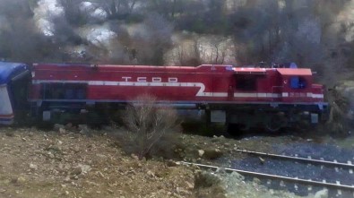Elazığ'a Heyelan Nedeniyle Tren Yoldan Çıktı, Facia Ucuz Atlatıldı