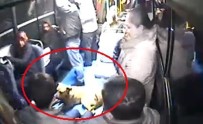 KıYAMET - Halk Otobüsüne Binen Köpeği Gören Vatandaşlar Büyük Panik Yaşadı