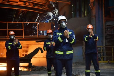 KARDEMİR İşçileri Sağlık Çalışanları İçin Alkışladı