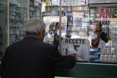 Korona Virüsüne Karşı Elazığ'da Eczacılardan Özel Önlem