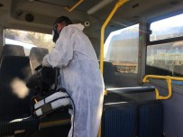 MALTEPE BELEDİYESİ - Maltepe'de Hatlı Minibüsler Korona Virüsüne Karşı İlaçlı Su İle Dezenfekte Edildi