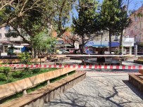 EMNIYET ŞERIDI - Samandağ Belediyesi, Uyarıları Dinlemeyen Vatandaşlara Meydanı Kapattı