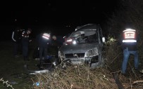 Samsun'da Ticari Araç Ağaca Çarptı Açıklaması 1 Ölü, 2 Yaralı