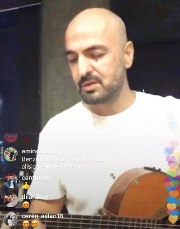 Ünlü isimlerden ev konserleri