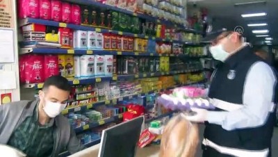 Afyonkarahisar'da Zabıta Ekipleri 65 Yaş Üstü Bireylerin Alışverişini Yapıyor