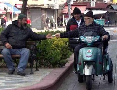 İstanbul’da 65 yaş üstü sokağa çıkma yasağına uymadı!