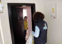MARKET - Kocaeli'de Evden Çıkmayan Yaşlıların Alışverişini Belediye Ekipleri Yapıyor